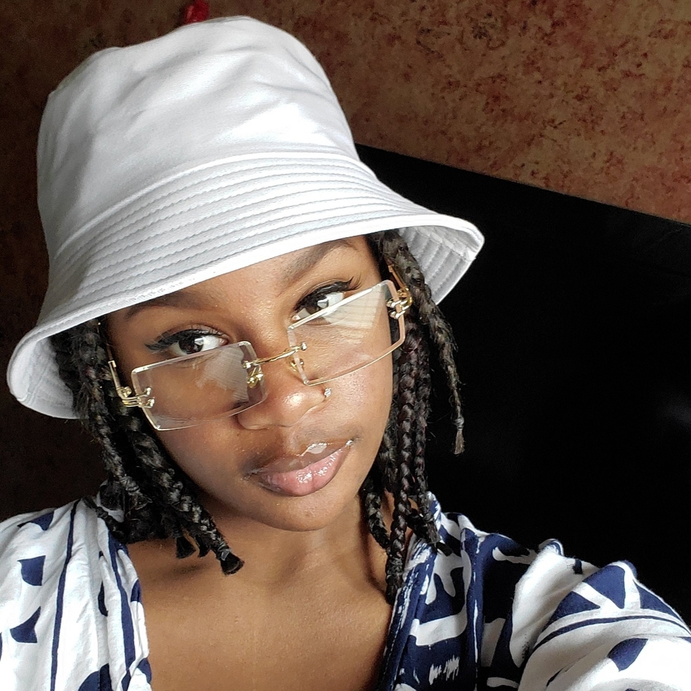 Meet your Posher, Reigna